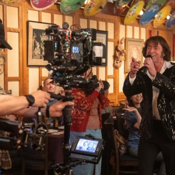 SONG SUNG BLUE – Leaning In